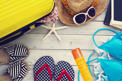 solaires-uriage-UNE-TROUSSE-DE-TOILETTE-AUX-PETITS-SOINS-POUR-TOUTE-LA-FAMILLE